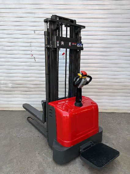 1.5 Ton Electric Stand-on Stac – обзор и цена Electric Forklift