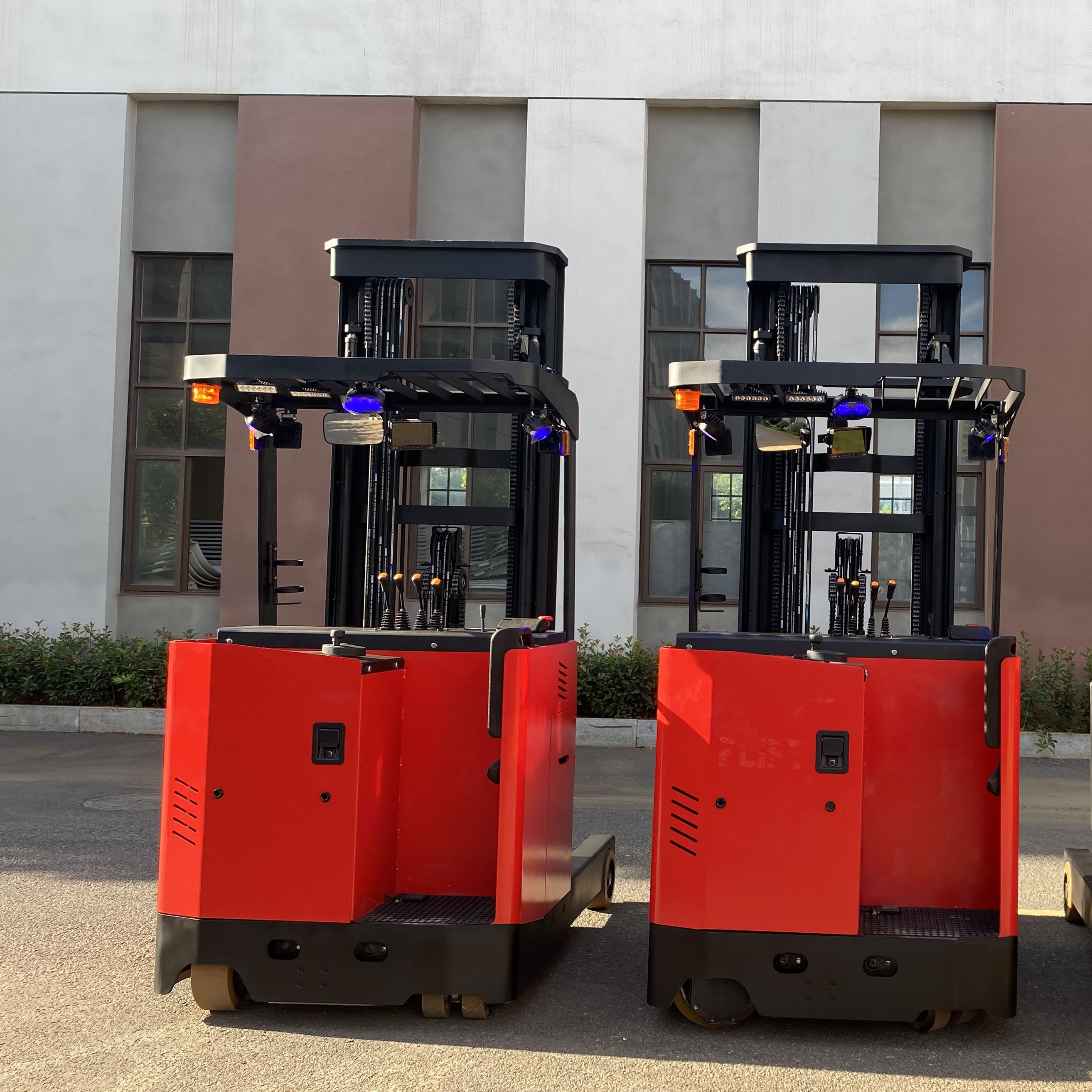 1.6T 1600KG Fork Scissor Type  – обзор и цена Electric Forklift