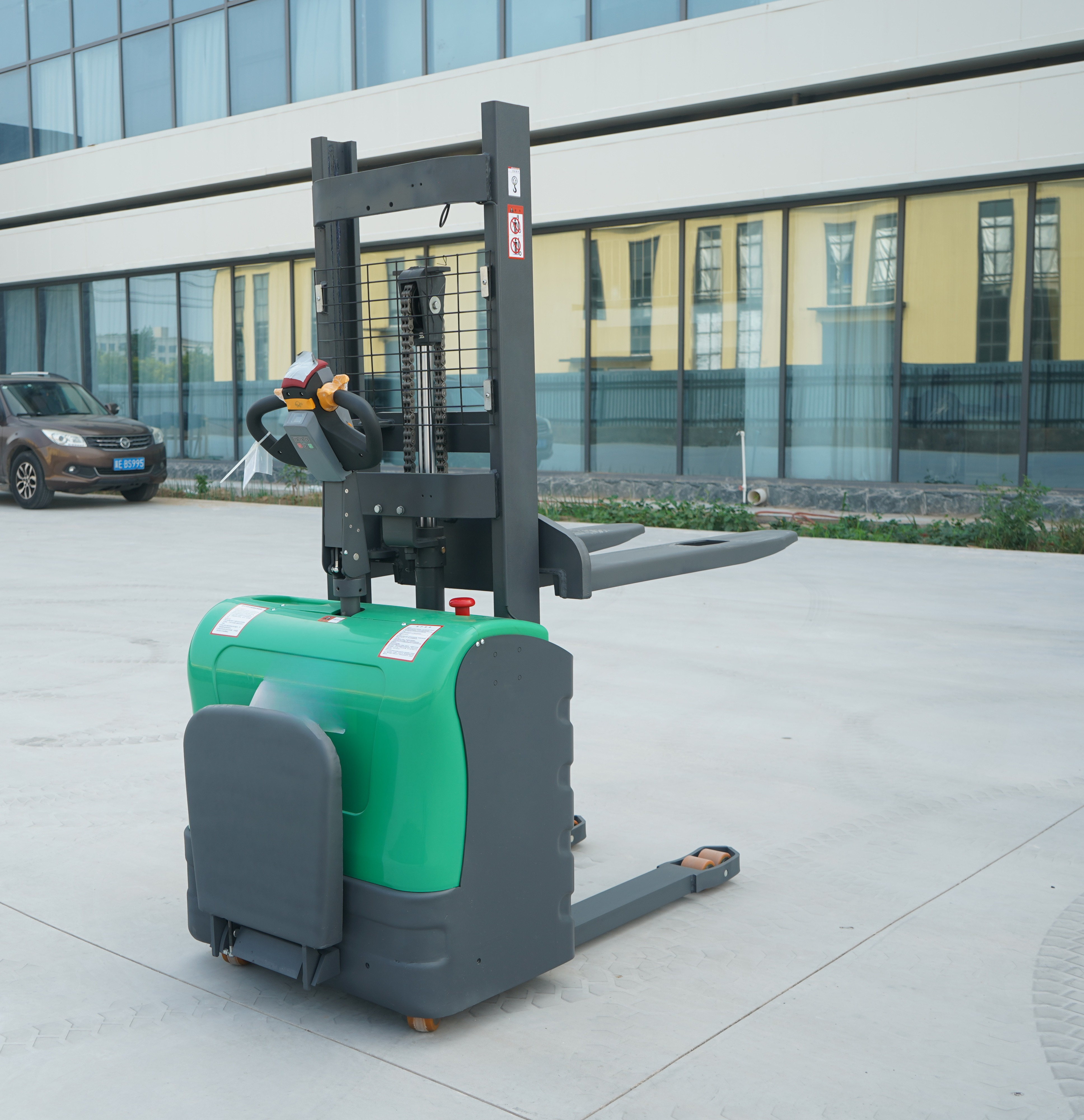 Portable Stand-On Type Electri – обзор и цена Electric Forklift