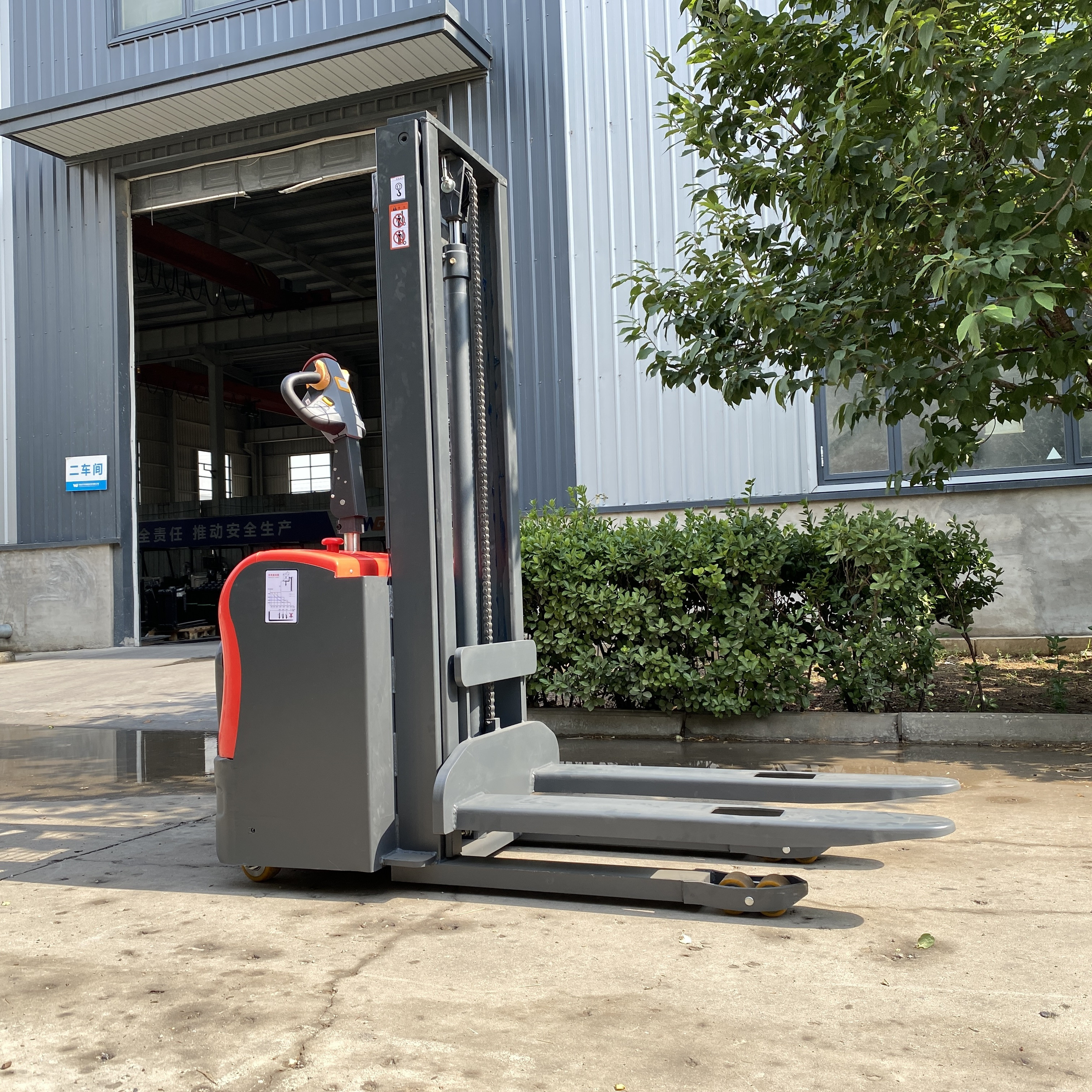 Electric Lifting 1500kg Self L – обзор и цена Electric Forklift